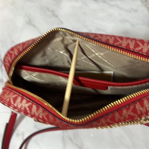 NWT Michael Kors Jet Set Crossbody - Picture 5 of 7